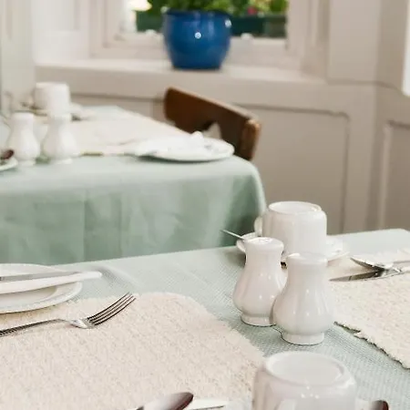 Linden Hall Townhouse Westport