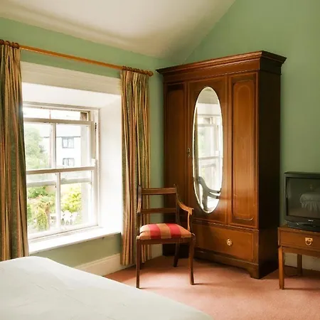 Linden Hall Townhouse 3*